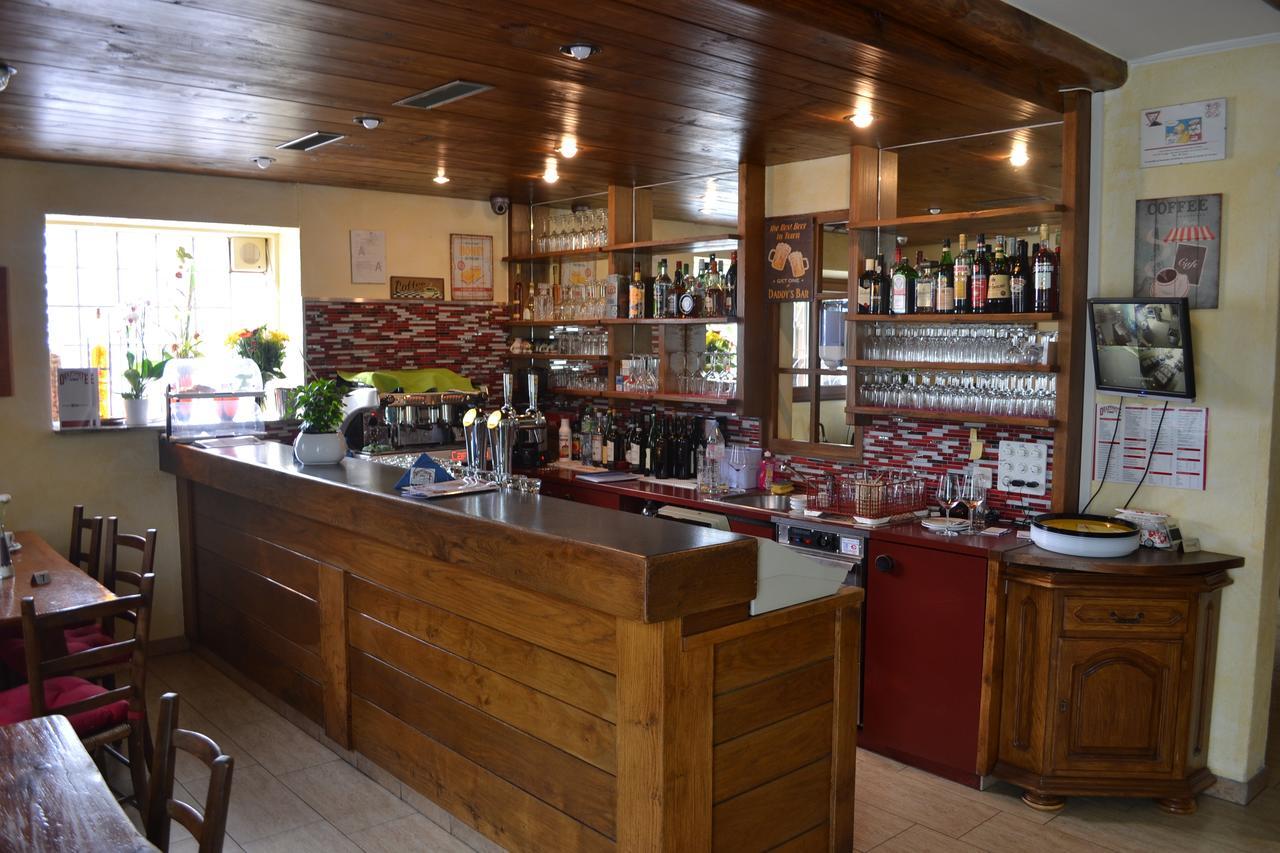 Bed and Breakfast Ristorante Del Ponte Cugnasco Exterior foto